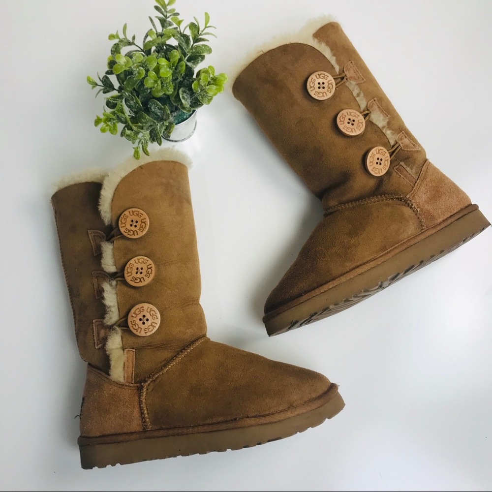 Ugg Bailey Button Triplet Boot Chestnut sz 5 EUC!